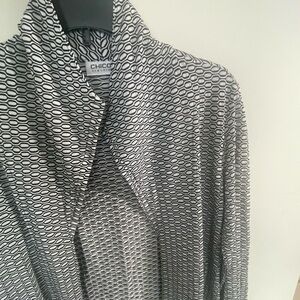 Chico's Monochrome Geometric Top